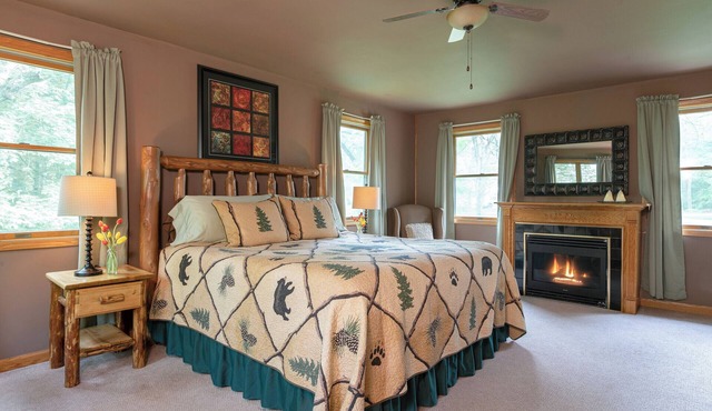 Kishauwau Cabins - Jack's Deluxe Romantic cabin 10 minutes from Starved Rockn