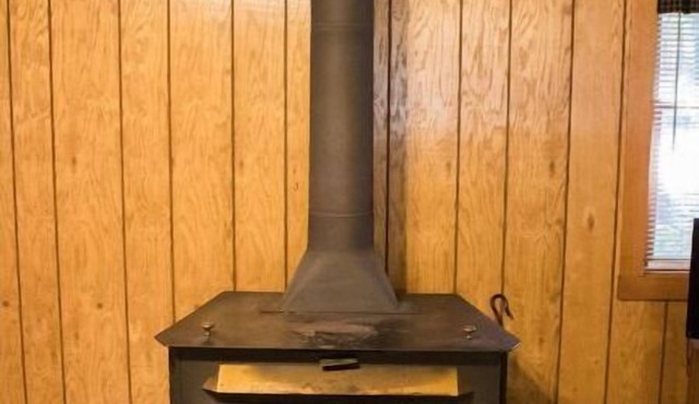 Kishauwau's Starved Rock Area Cabins - Romantic Whirlpool Wilderness