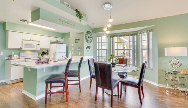 Kissimmee Condo w/Private Porch < 7 Mi to Disney!