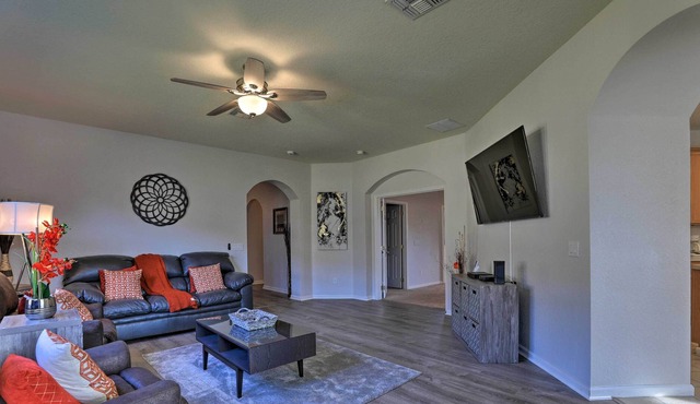 Kissimmee Villa w/ Private Pool ~ 13 Mi to Disney