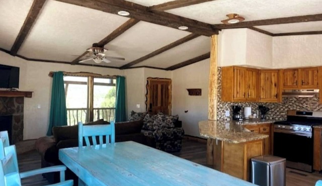 Kit Carson Cabin 2BR Rustic w/Mountain Views