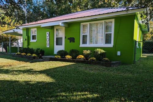 Kitchen, Laundry & Fenced Yard