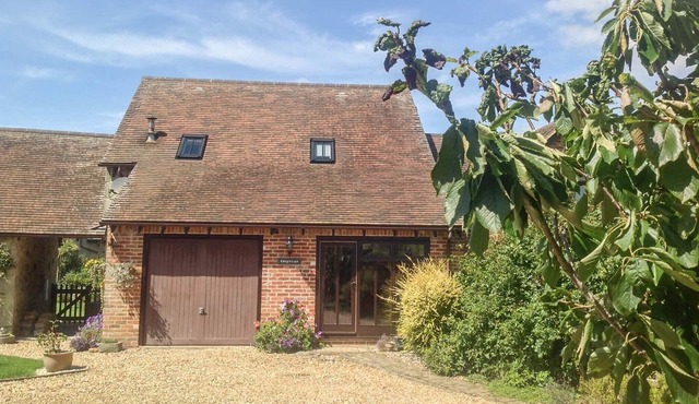 KITTY'S LOFT, family friendly, character holiday cottage in Godshill