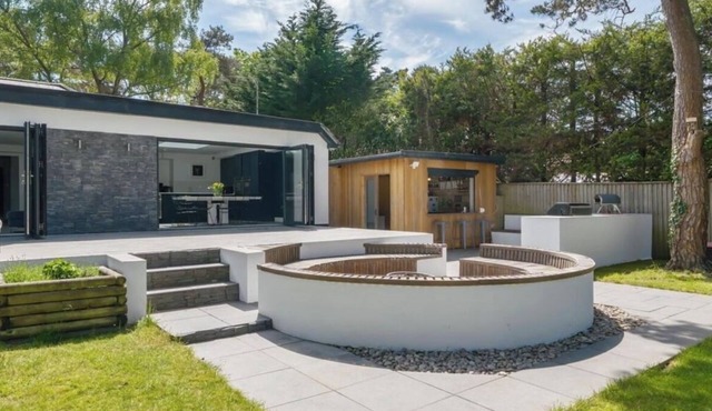 Kiwi Pines Forest Retreat, your home away from home amongst the trees.