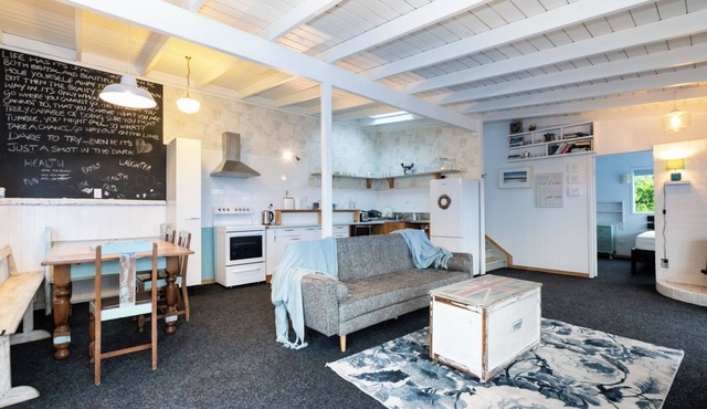 Kiwizone Hideaway. Full home- self checkin.