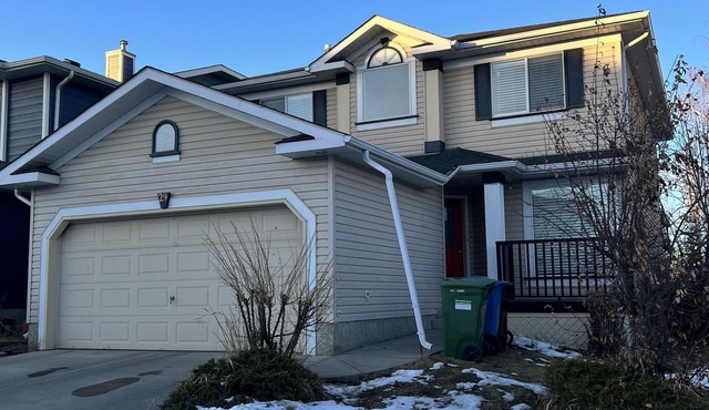 KKN Cozy room in SW Calgary