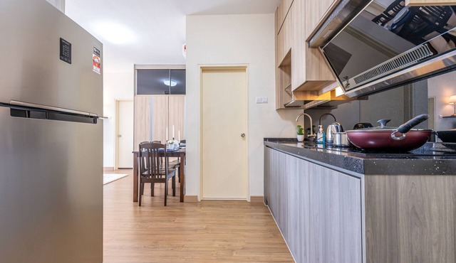 KL Saville Cheras Whole Unit#1 Direct Link MRT Sri Raya Infinity pool 6+8Pax