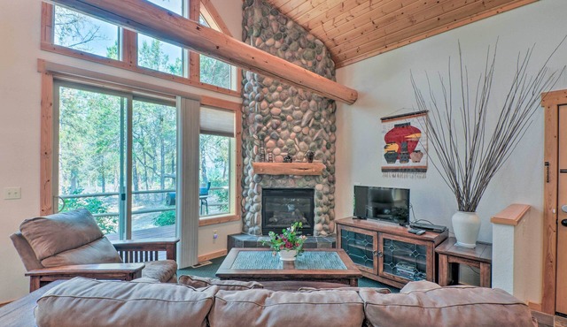 Klamath Falls Family Cottage: Hike & Explore!