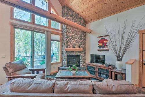 Klamath Falls Family Cottage Hike and Explore!