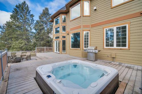 Klamath Falls Vacation Rental with Resort Amenities!