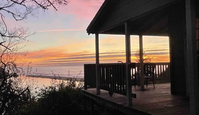 Klamath Overlook House. 3 bedroom 2 bath with amazing views