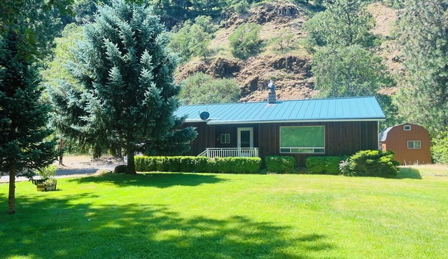 Klickitat River's Edge Retreat