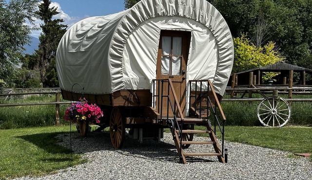 Klondike “Conestoga” Wagon at J&J Cabins