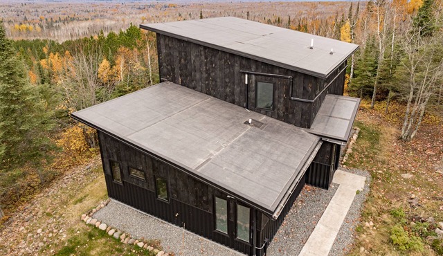 Knife River Cabin with Amazing View and Sauna