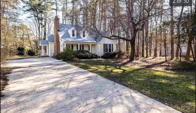 Knight Play Golf home with Jetted tub on 1.2 acre lot in Apex