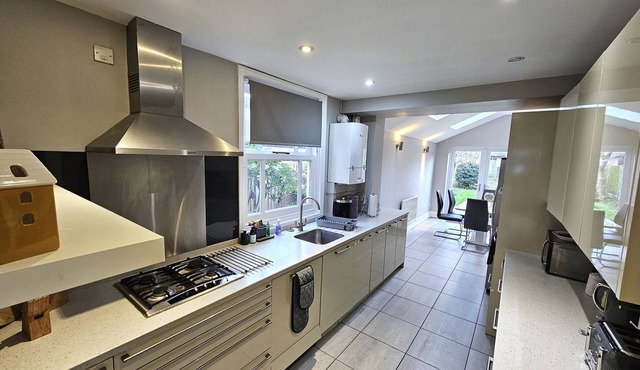 Knighton Villa by JensenLet SA