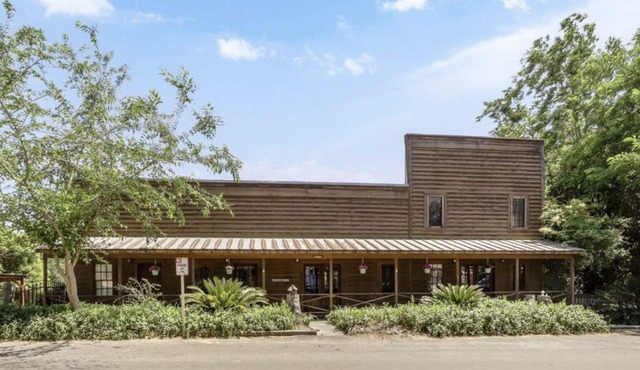 Knights Ferry Riverfront Home w/Pool Table