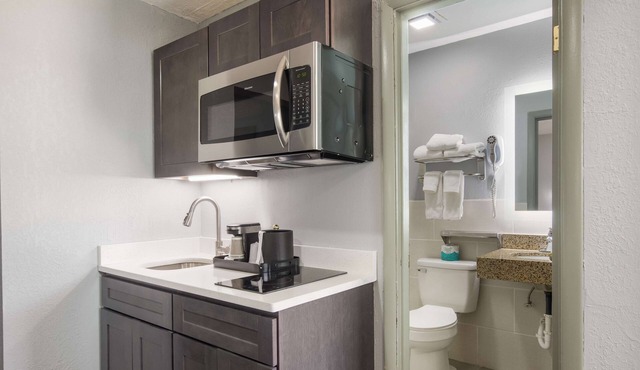 Knights Inn and Suites Salem