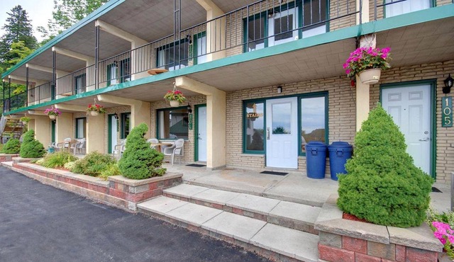 Knights Inn Huntsville, ON