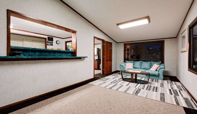 Knights Inn Macedonia