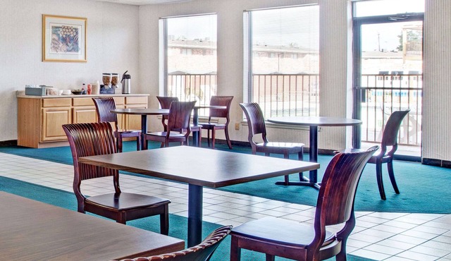 Knights Inn South Houston