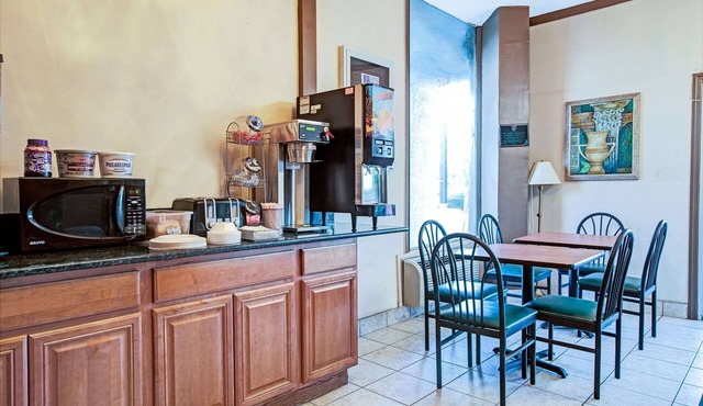 Knights Inn South Hackensack