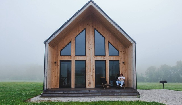 Knob Hill at Three Suns Cabins