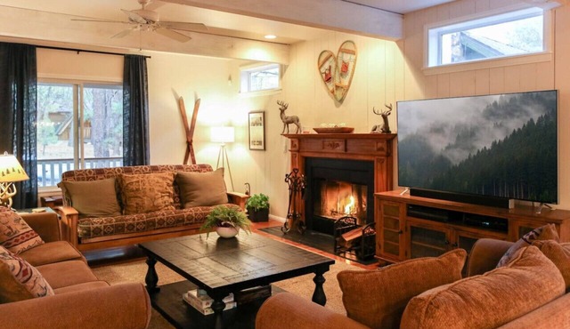 Knollwood Retreat Spa, Game-room, EV Charger