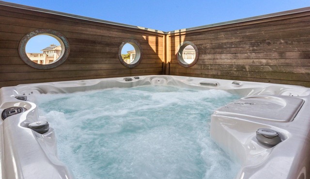 Knot A Care –5 Star Dillon Beach Retreat Hot Tub Game Room Walk to Beach
