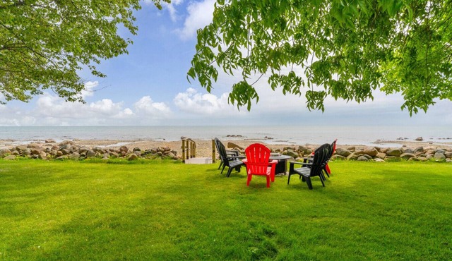 Knot a Care - Lakefront Living with Great Views!