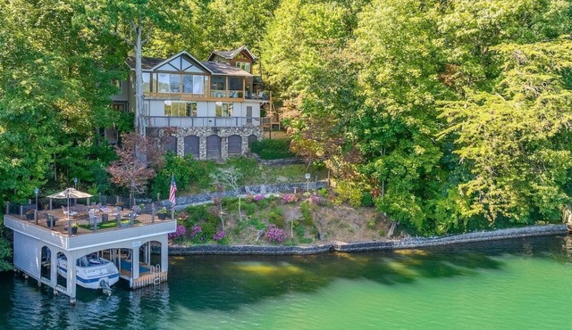 Knot Done -Luxurious Lakefront Lodge