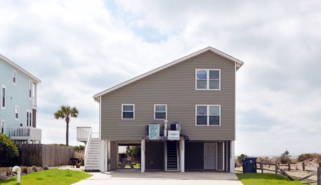 "Knot On Call" - Luxury Oceanfront Home, 4 Bedrooms/2 Bathrooms