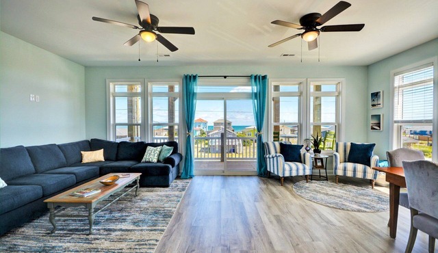 Knot Salty: Ocean-view 4-bedroom for up to 11 in North Topsail Beach.