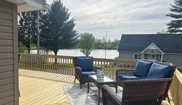 KnotRLake a cozy get-a-way with a lake view!