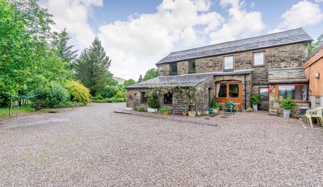 KNOTT VIEW, family friendly, with a garden in Sedbergh
