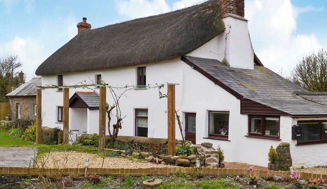 Knotty Corner Cottage