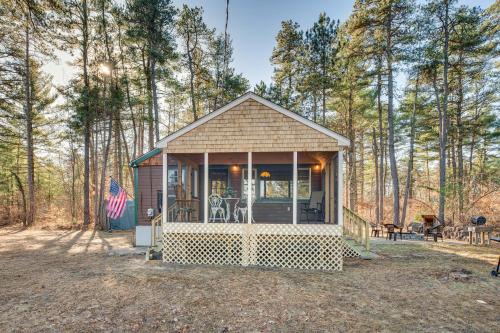Knotty Kabin Rustic Waterboro Cabin By Lake