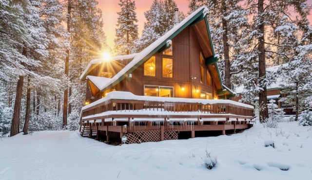 Knotty Pine Chalet - A-Frame, Pets ok, Game Room w/PoolTable, Fooball, Arcade