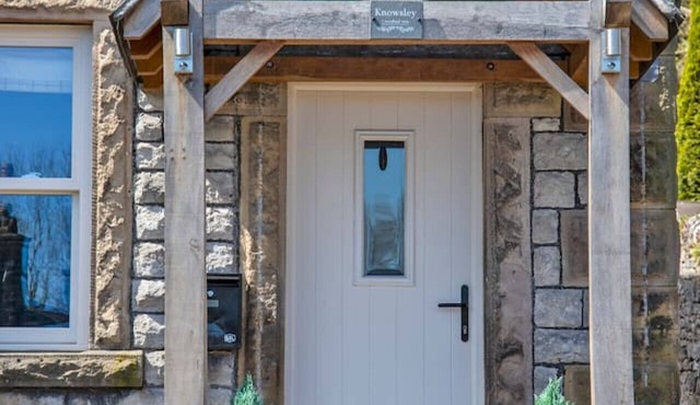 Knowsley Cottage - Central - Hot Tub - EV Charger