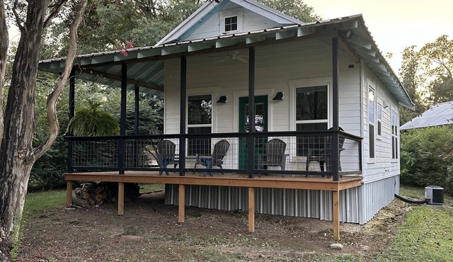 Knox Lakeside Cottage, 1 bedroom plus loft on Lake O' the Pines