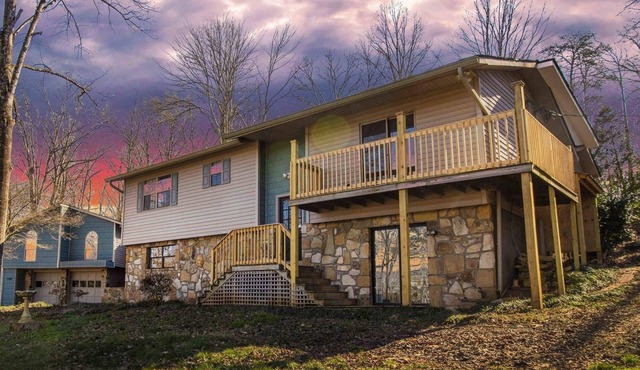 Knoxville Airport 5BR/4BA Home, Perfect for Groups