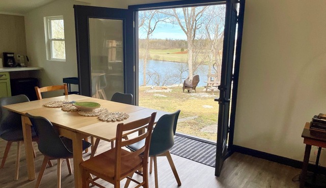 Knoxville and Smoky Mtn Riverside Retreat on the Holston with a beautiful view