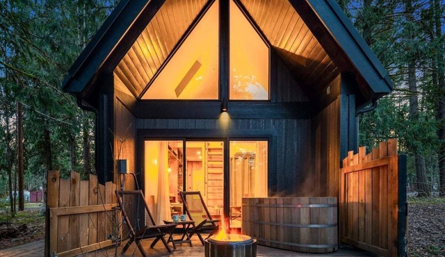 Kodiak Cabin | Hot tub, EV, AC
