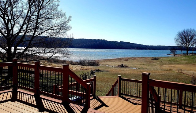 Koester's Retreat- Lakefront; Very Gentle Slope to water; 4-bdm house; 3 Bath