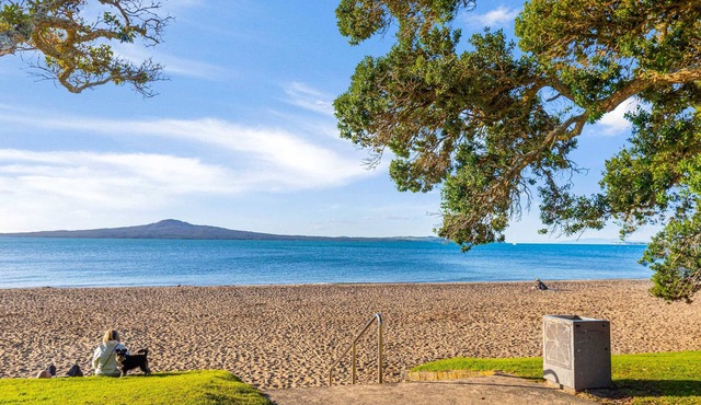 Kohi Beach - 84 steps away! Spacious 2BR apartment