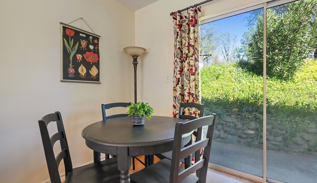 Kokanee Cottage - Furnished Studio - Beautiful setting - 30 day rate discounts!