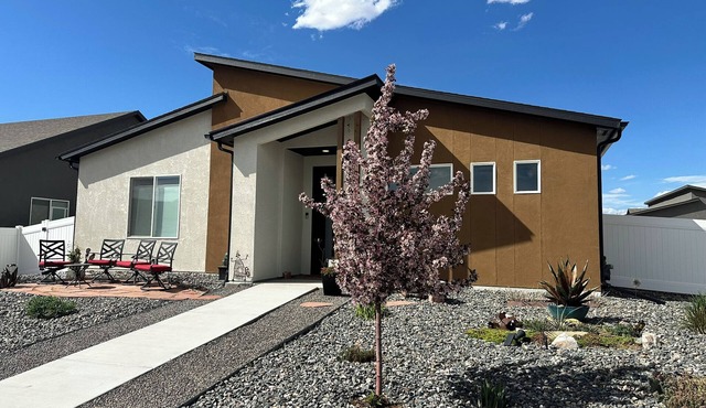 Kokopelli House - Modern Retreat in Fruita Desert