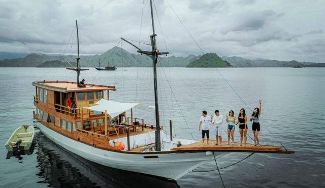 Komodo Open Trip