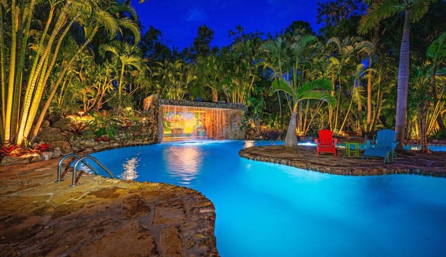 Kon-Tiki Falls: Jupiter`s Exclusive Private Resort!