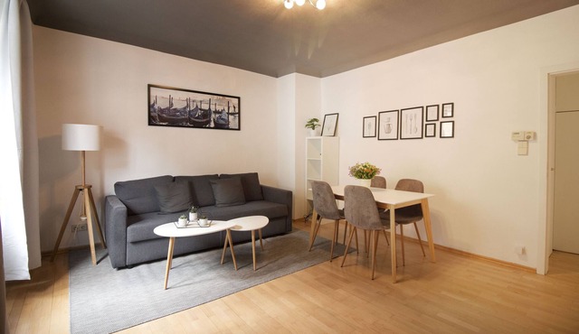 [Königstraße] - Bright apartment in the heart of Stuttgart Ost in Stuttgart